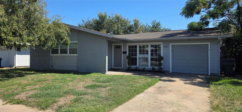 7117 Poplar Drive, Galveston, TX 77551