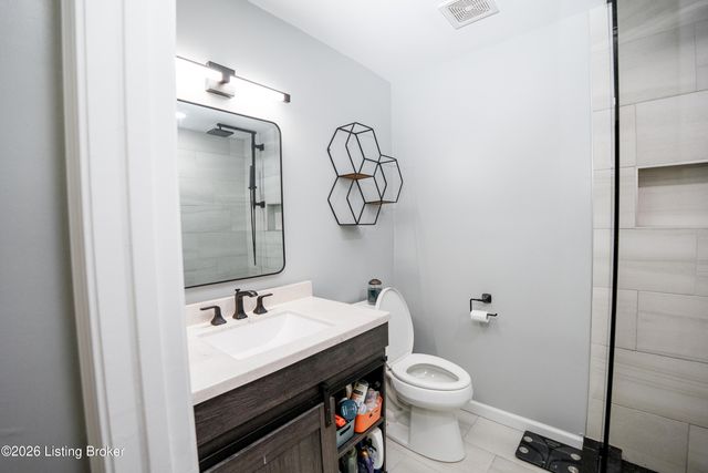 410 Mockingbird Valley Rd APT 11, Louisville, KY 40207