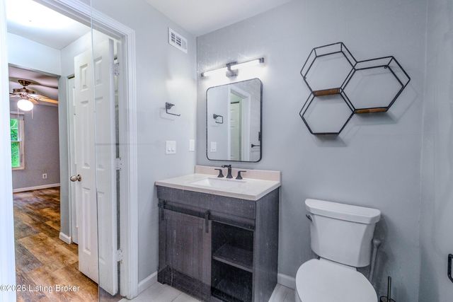 410 Mockingbird Valley Rd APT 11, Louisville, KY 40207
