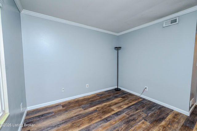 410 Mockingbird Valley Rd APT 11, Louisville, KY 40207