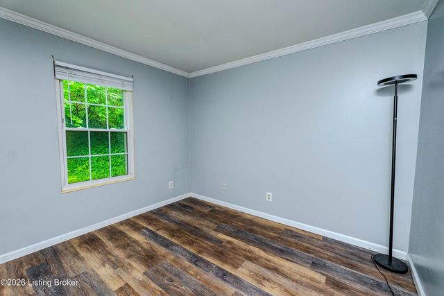 410 Mockingbird Valley Rd APT 11, Louisville, KY 40207