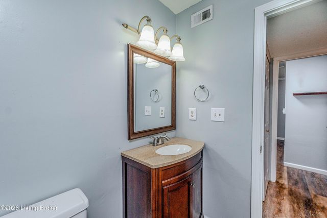 410 Mockingbird Valley Rd APT 11, Louisville, KY 40207