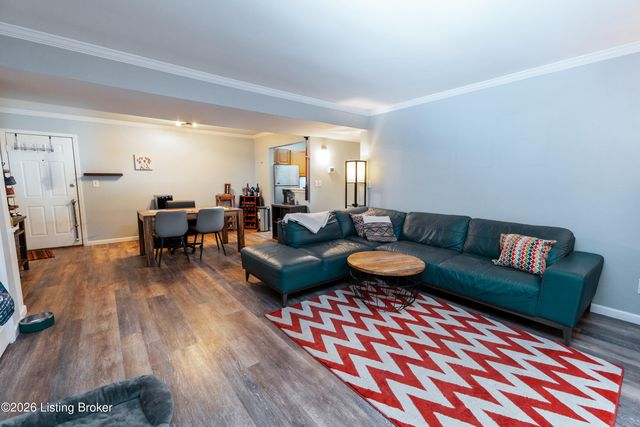 410 Mockingbird Valley Rd APT 11, Louisville, KY 40207