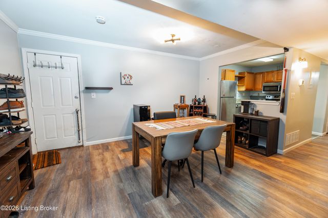 410 Mockingbird Valley Rd APT 11, Louisville, KY 40207