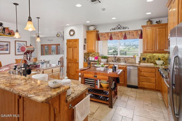 9115 Elizabeth Lake Road, Leona Valley, CA 93551