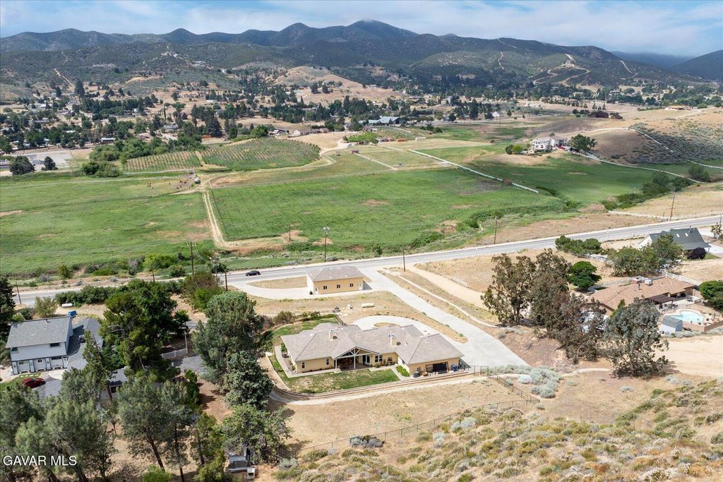 9115 Elizabeth Lake Road, Leona Valley, CA 93551