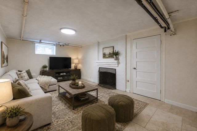 57 Douglas Rd, Needham, MA 02492