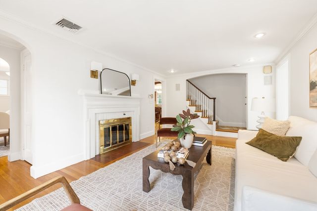 57 Douglas Rd, Needham, MA 02492
