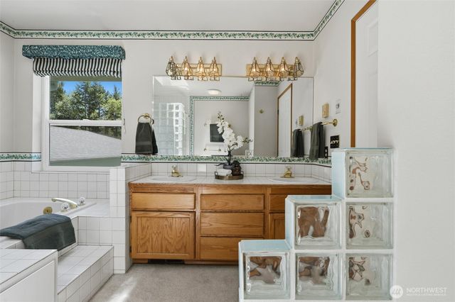 2426 SE Celebrity Court, Port Orchard, WA 98367
