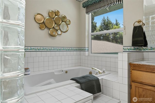 2426 SE Celebrity Court, Port Orchard, WA 98367