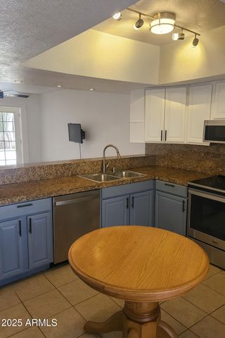 2838 E BECK Lane 2, Phoenix, AZ 85032