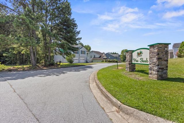 5604 Rockingwood Lane, Atlanta, GA 30349