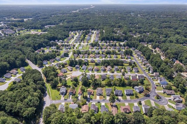 5604 Rockingwood Lane, Atlanta, GA 30349