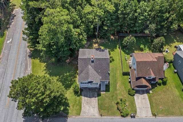 5604 Rockingwood Lane, Atlanta, GA 30349