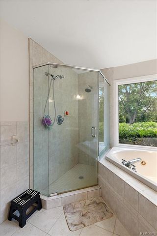 4700 Botany Glen, Commerce Twp, MI 48382