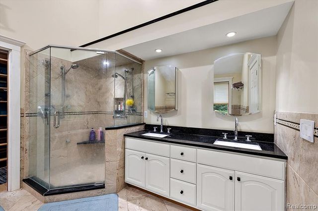 4700 Botany Glen, Commerce Twp, MI 48382
