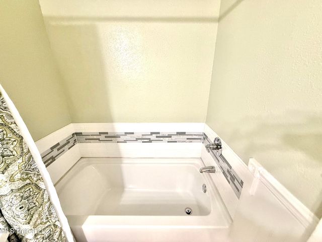 2006 Eden Street, Pascagoula, MS 39581