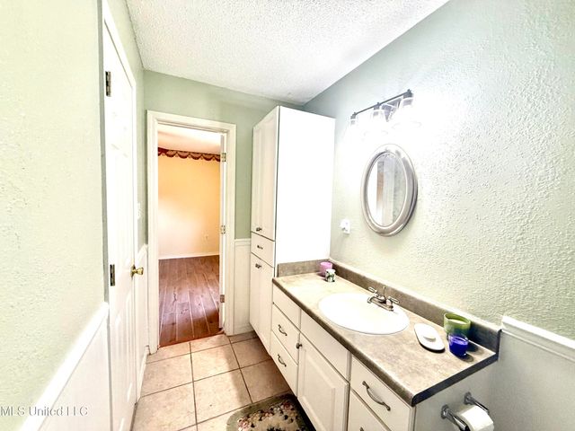 2006 Eden Street, Pascagoula, MS 39581