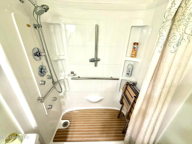 2006 Eden Street, Pascagoula, MS 39581