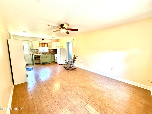 2006 Eden Street, Pascagoula, MS 39581