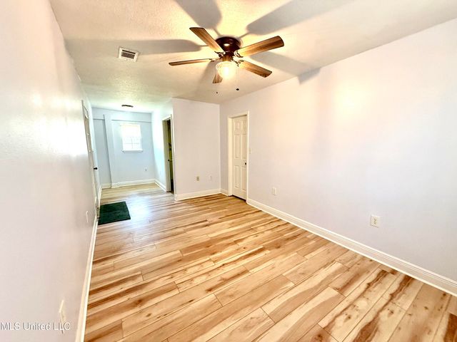 2006 Eden Street, Pascagoula, MS 39581