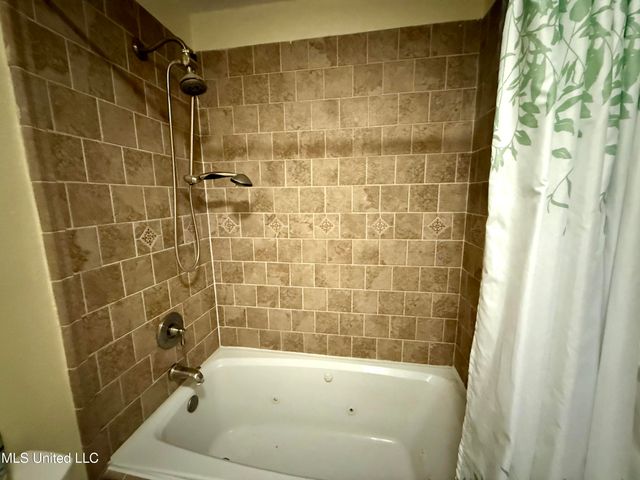 2006 Eden Street, Pascagoula, MS 39581