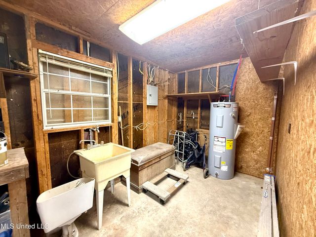 2006 Eden Street, Pascagoula, MS 39581