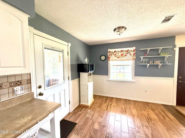 2006 Eden Street, Pascagoula, MS 39581