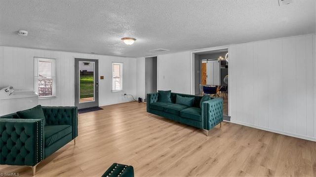 1404 Denim Road, Greensboro, NC 27405
