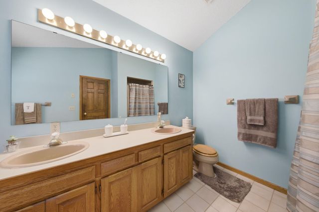 650 Bridle Ridge Road, Eagan, MN 55123