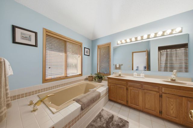 650 Bridle Ridge Road, Eagan, MN 55123