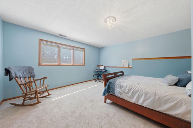 650 Bridle Ridge Road, Eagan, MN 55123