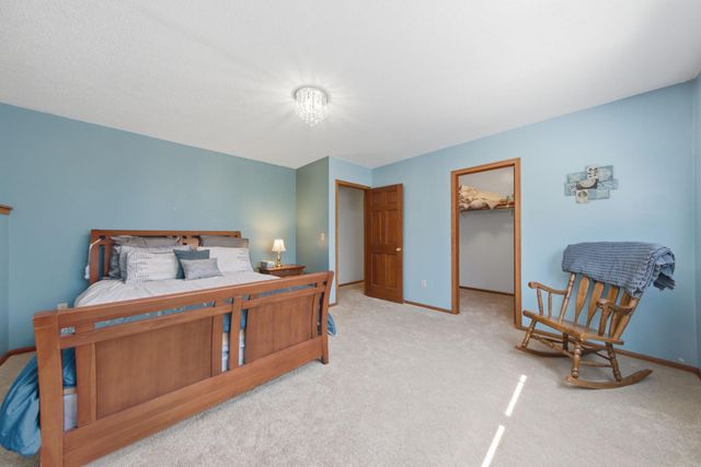 650 Bridle Ridge Road, Eagan, MN 55123