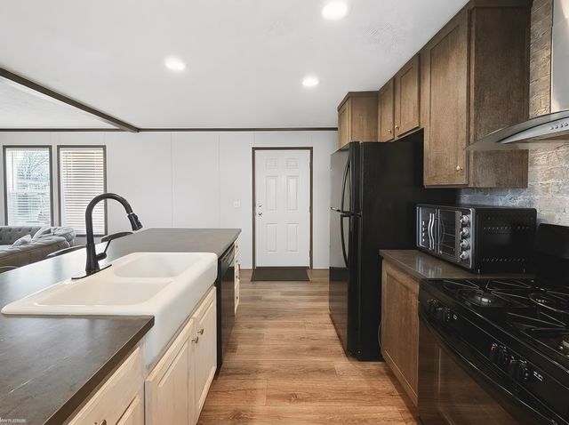 15369 Cartier Drive, Clinton Township, MI 48038