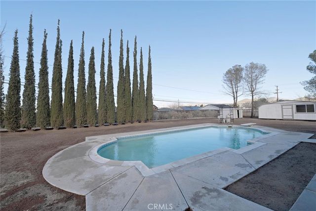 15650 Pohez, Apple Valley, CA 92307