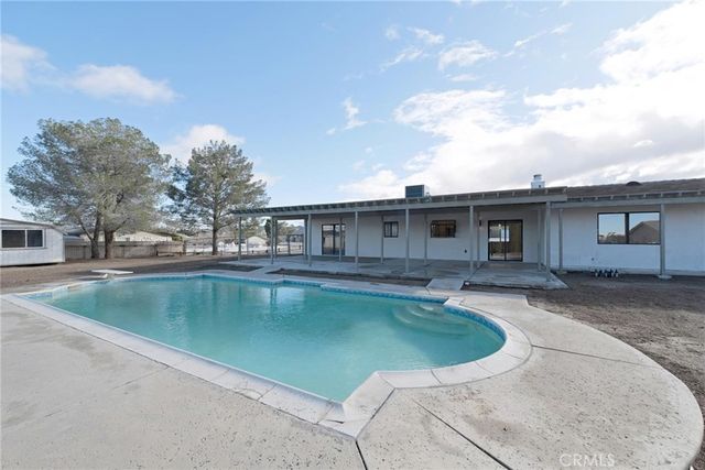 15650 Pohez, Apple Valley, CA 92307