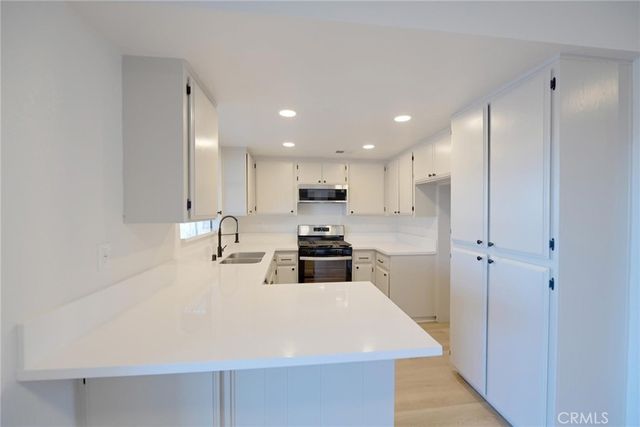 15650 Pohez, Apple Valley, CA 92307