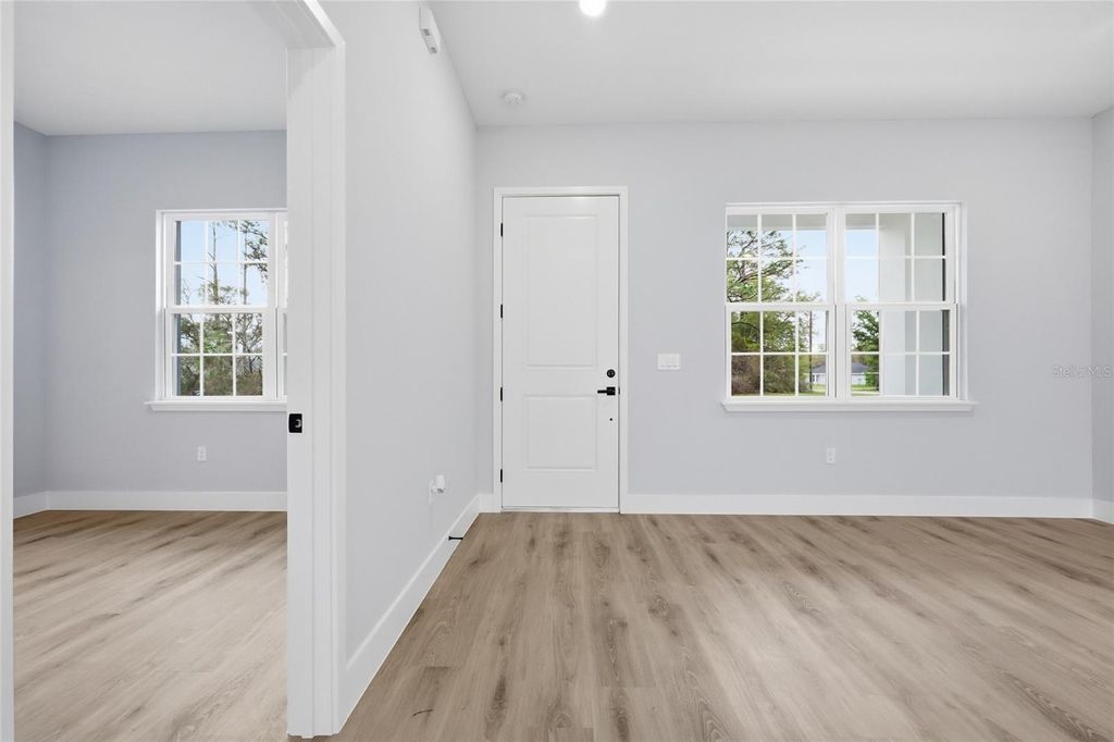 Image 18 of property listing at 13975 SW 27TH COURT ROAD, Ocala, FL 34473