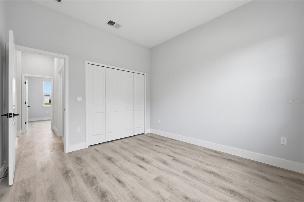 Image 24 of property listing at 13975 SW 27TH COURT ROAD, Ocala, FL 34473