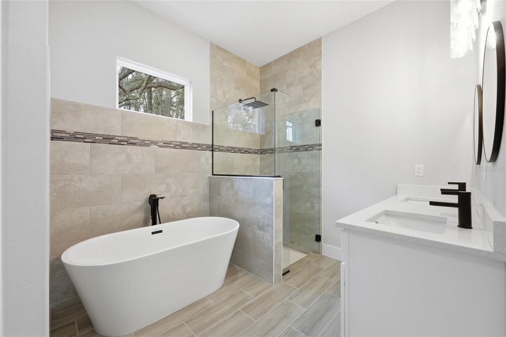 Image 29 of property listing at 13975 SW 27TH COURT ROAD, Ocala, FL 34473