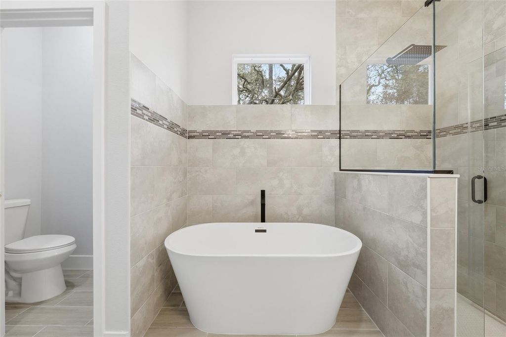 Image 32 of property listing at 13975 SW 27TH COURT ROAD, Ocala, FL 34473