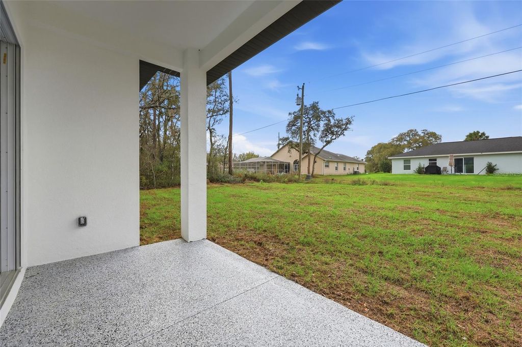 Image 34 of property listing at 13975 SW 27TH COURT ROAD, Ocala, FL 34473
