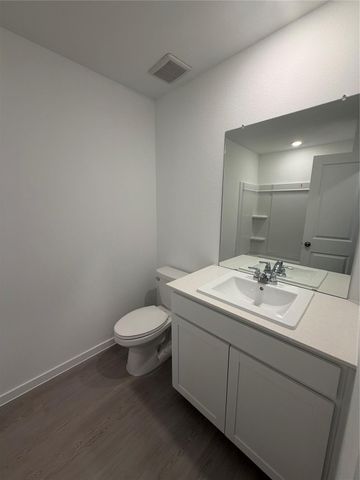 10418 Birds Nest Dr, Beasley, TX 77417