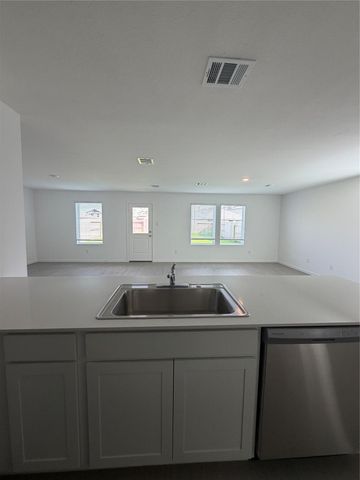 10418 Birds Nest Dr, Beasley, TX 77417