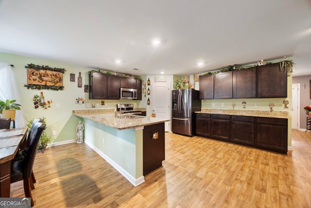 94 Galway Lane, Hampton, GA 30228