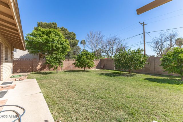 1319 W LAWRENCE Lane, Phoenix, AZ 85021