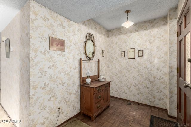 1319 W LAWRENCE Lane, Phoenix, AZ 85021