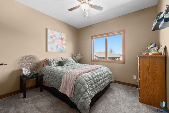 1516 S Kinderhook Ave Avenue, Sioux Falls, SD 57106