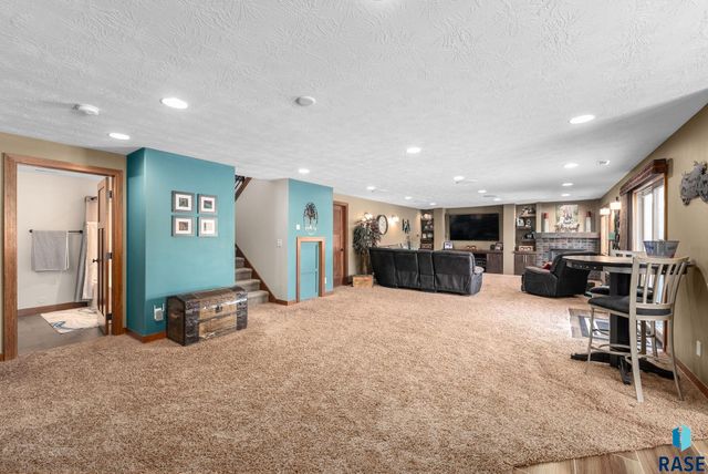 1516 S Kinderhook Ave Avenue, Sioux Falls, SD 57106