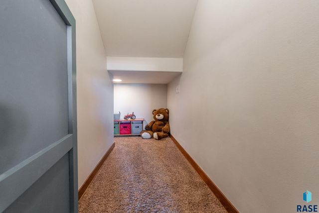 1516 S Kinderhook Ave Avenue, Sioux Falls, SD 57106